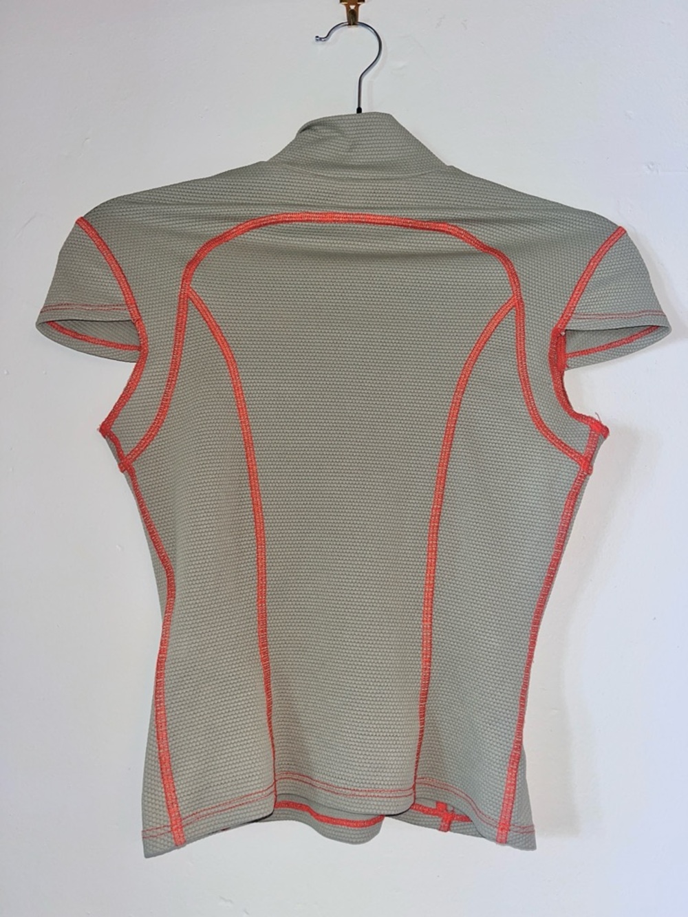 Eckhaus Latta Green Cap-Sleeve Sport Tee with Contrast Stitching - Picture 4 of 6